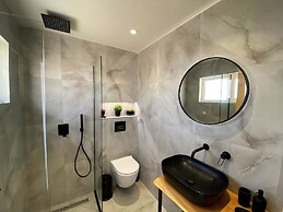 Ionias Seaside Apartment