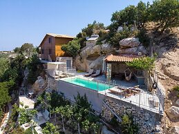 Villa Faragi Sophie