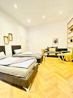 Bright and Spacious 2BR Flat Westbahnhof