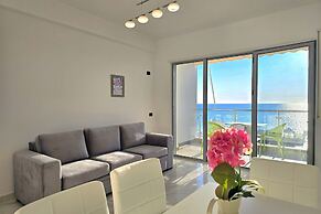 Brisa Del Mar Beachfront Apartment 115