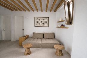 Reya Suites