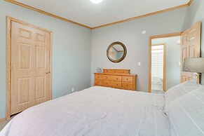 8 Mi to Dtwn Rochester: Peaceful Home w/ Deck!