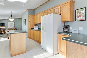 8 Mi to Dtwn Rochester: Peaceful Home w/ Deck!