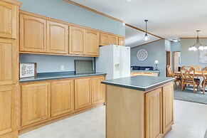8 Mi to Dtwn Rochester: Peaceful Home w/ Deck!