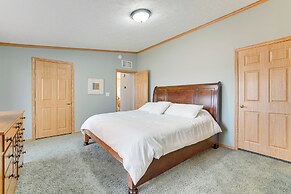 8 Mi to Dtwn Rochester: Peaceful Home w/ Deck!