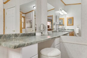 8 Mi to Dtwn Rochester: Peaceful Home w/ Deck!