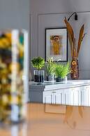 Elite Art Palace by Napoliapartments