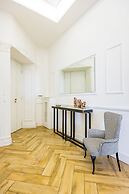 Elite Art Palace by Napoliapartments