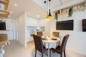 Central Flat Next to Gran V a Work or Study