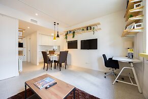 Central Flat Next to Gran V a Work or Study