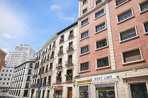 Central Flat Next to Gran V a Work or Study