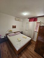 Antica Private Apartment Komiza
