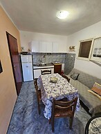 Antica Private Apartment Komiza