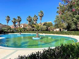 Apartment With Pool and Private Parking