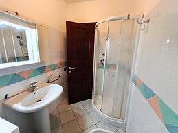 Apartment With Pool and Private Parking