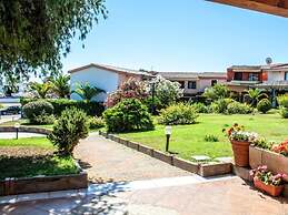 Apartment With Pool and Private Parking