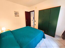 Apartment With Pool and Private Parking