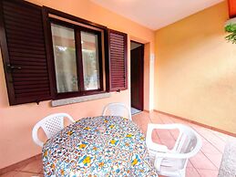 Apartment With Pool and Private Parking
