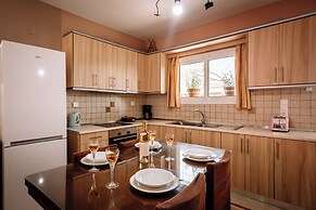 Rahes Villa With Private Swimming Pool
