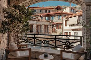 Ceci Suites