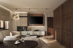 Ceci Suites