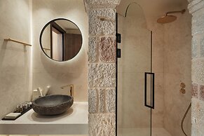 Ceci Suites