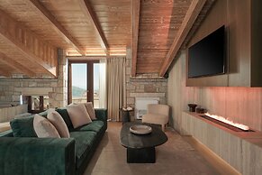 Ceci Suites