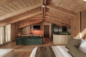 Ceci Suites