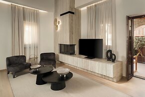 Ceci Suites