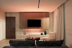 Ceci Suites