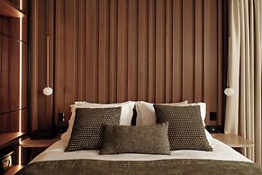 Ceci Suites