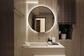 Ceci Suites