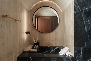 Ceci Suites