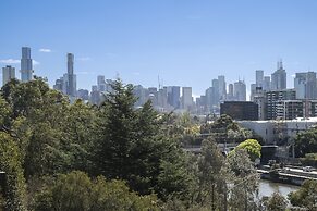 Bright South Yarra Flat With Balcony