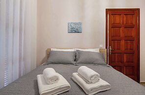 Villa Psani Beachfront Escape With Garden