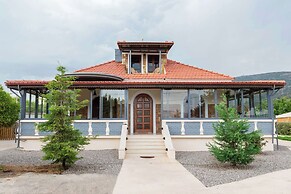 Villa Psani Beachfront Escape With Garden