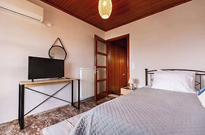 Villa Psani Beachfront Escape With Garden