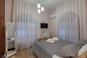 Villa Psani Beachfront Escape With Garden