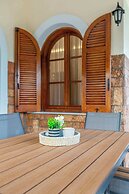 Villa Psani Beachfront Escape With Garden