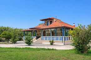 Villa Psani Beachfront Escape With Garden