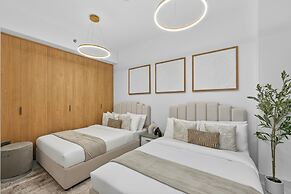 Radiant Boulevard by DVH Luxe Retreats