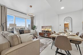Radiant Boulevard by DVH Luxe Retreats