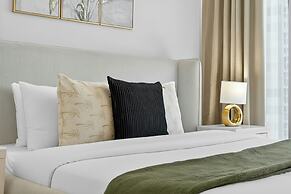Radiant Boulevard by DVH Luxe Retreats