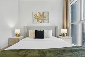 Radiant Boulevard by DVH Luxe Retreats