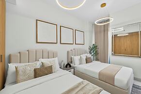 Radiant Boulevard by DVH Luxe Retreats