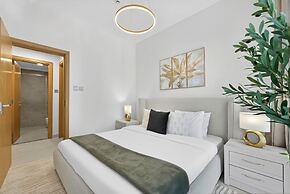 Radiant Boulevard by DVH Luxe Retreats