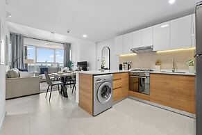 Radiant Boulevard by DVH Luxe Retreats