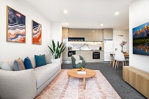 Modern City Views Escape With Gym Access