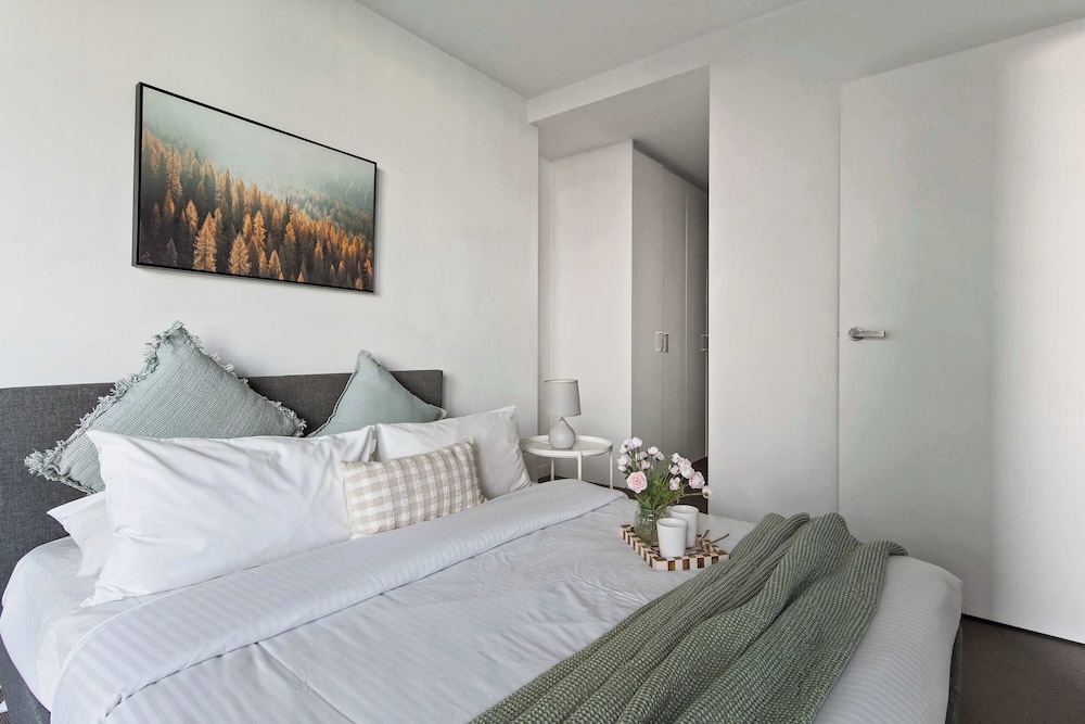Chic 1BR Apt Near Southern Cross
