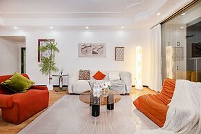 Baihong Riverview Drone Show Apartment